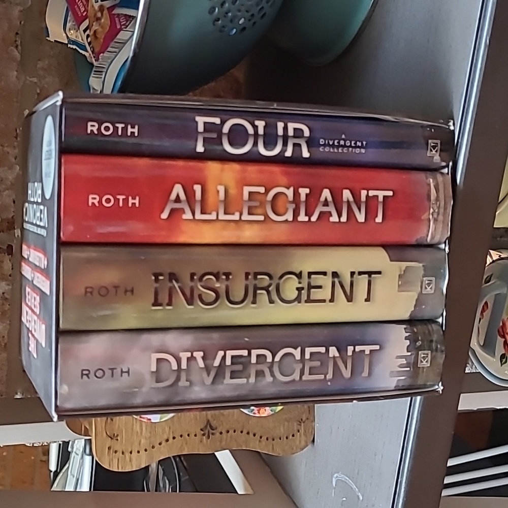 Divergent book box set